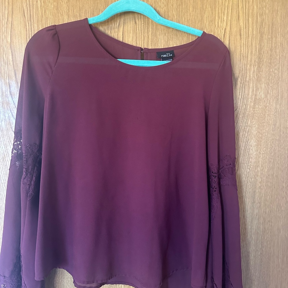 Rue21 Women's Burgundy Top